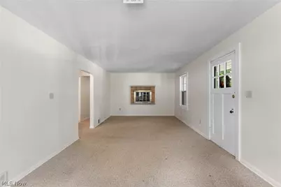 353 Southeast Avenue, Tallmadge, OH 44278 - Photo 4