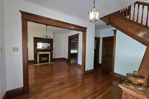 407 Williams Ave, Williamstown, WV 26187 - Photo 2