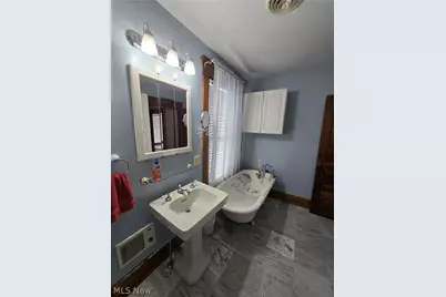 407 Williams Avenue, Williamstown, WV 26187 - Photo 28