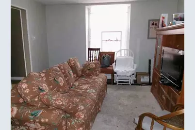 927 Bloomfield Avenue, Akron, OH 44302 - Photo 2