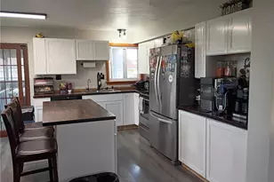 3801 Beck Ave, Louisville, OH 44641 - Photo 6