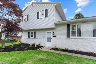7479 Goldenrod Dr, Mentor on the Lake, OH 44060 - Photo 4