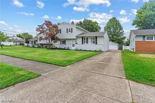 7479 Goldenrod Dr, Mentor on the Lake, OH 44060 - Photo 2