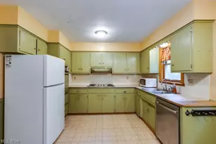 1568 Hagey Dr, Barberton, OH 44203 - Photo 8