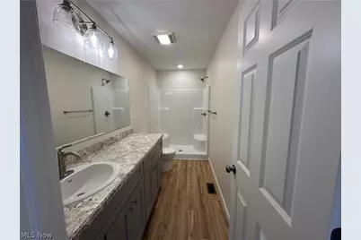 90 Center Street, Struthers, OH 44471 - Photo 10