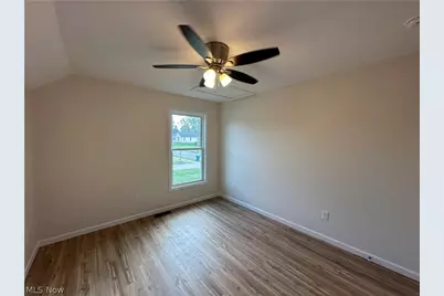 90 Center Street, Struthers, OH 44471 - Photo 16