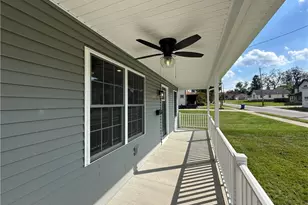 90 Center St, Struthers, OH 44471 - Photo 4