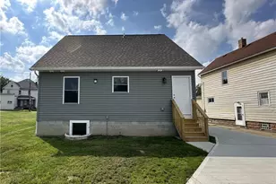 90 Center St, Struthers, OH 44471 - Photo 2
