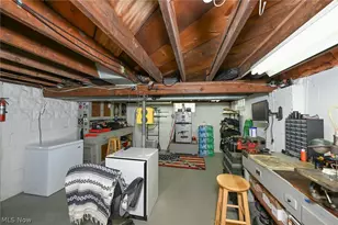 274 E Park Blvd, Akron, OH 44305 - Photo 36