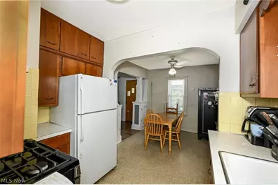274 E Park Boulevard, Akron, OH 44305 - Photo 26