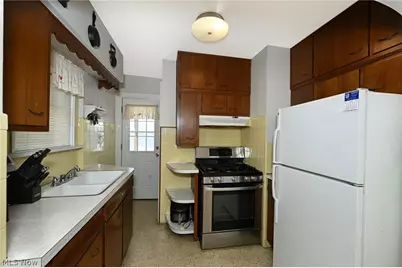 274 E Park Boulevard, Akron, OH 44305 - Photo 24