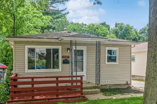 1181 Easton Dr, Akron, OH 44310 - Photo 2