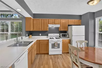 1139 Lake Meadow Lane, Brunswick, OH 44212 - Photo 4