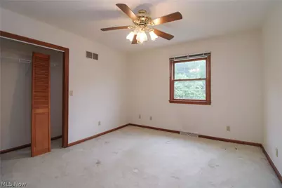 548 W 39th Street, Shadyside, OH 43947 - Photo 10