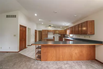 548 W 39th Street, Shadyside, OH 43947 - Photo 4