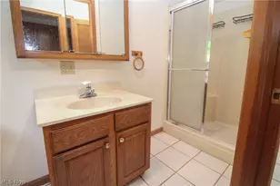 548 W 39th St, Shadyside, OH 43947 - Photo 16