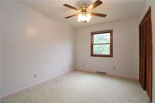 548 W 39th St, Shadyside, OH 43947 - Photo 12