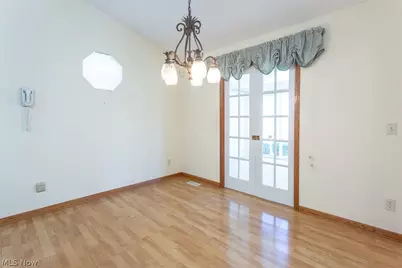 457 Harvest Lane, Green Hills, OH 44131 - Photo 12