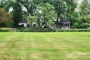 9420 Hobart Rd, Waite Hill, OH 44094 - Photo 4