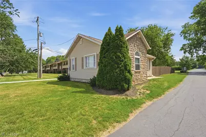 679 Saint Andrews Court, Akron, OH 44312 - Photo 2