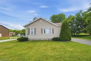 679 St Andrew's Ct, Akron, OH 44312 - Photo 2