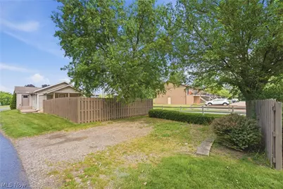 679 Saint Andrews Court, Akron, OH 44312 - Photo 4