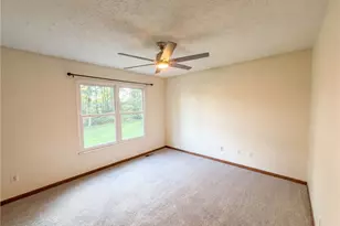 654 Diamond Cir, Ravenna, OH 44266 - Photo 12