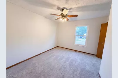 654 Diamond Circle, Ravenna, OH 44266 - Photo 4