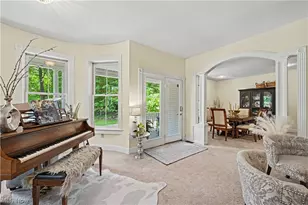 8851 Spring Valley Dr, Grandview Heights, OH 44147 - Photo 14