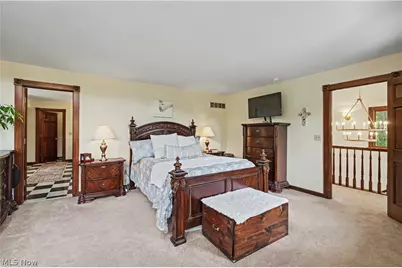 8851 Spring Valley Drive, Grandview Heights, OH 44147 - Photo 32