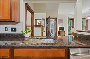 8851 Spring Valley Dr, Grandview Heights, OH 44147 - Photo 22