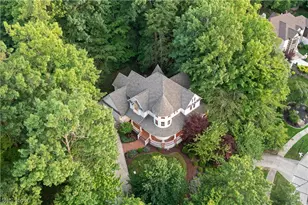 8851 Spring Valley Dr, Grandview Heights, OH 44147 - Photo 4