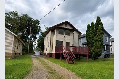 954 Pershing Road, Zanesville, OH 43701 - Photo 2