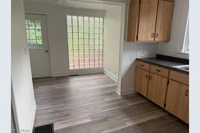 954 Pershing Road, Zanesville, OH 43701 - Photo 8