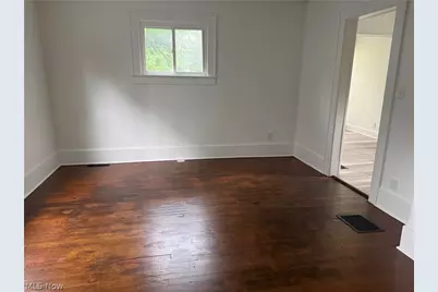 954 Pershing Road, Zanesville, OH 43701 - Photo 6