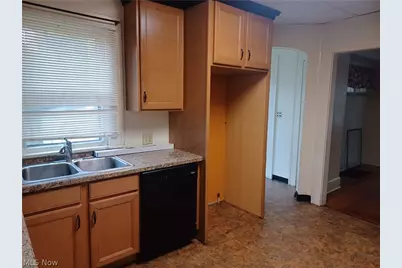 918 Winona Drive, Youngstown, OH 44511 - Photo 6