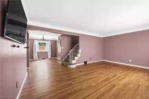 29002 Foxboro St, Willowick, OH 44095 - Photo 8
