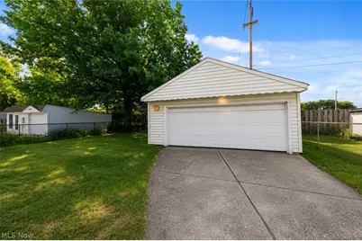 29002 Foxboro Street, Willowick, OH 44095 - Photo 30