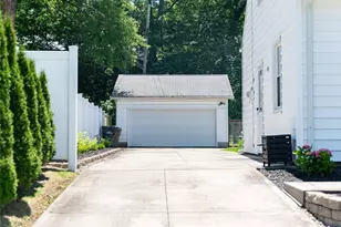 2268 Parkview Dr, Cuyahoga Falls, OH 44223 - Photo 28