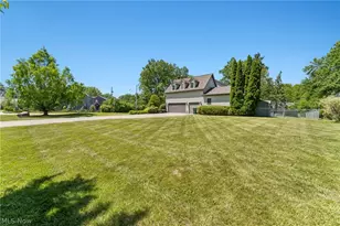 9393 Goodell Ct, Mentor, OH 44060 - Photo 2