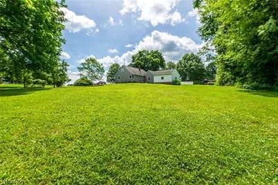 2748 Canton Road, Uniontown, OH 44685 - Photo 12
