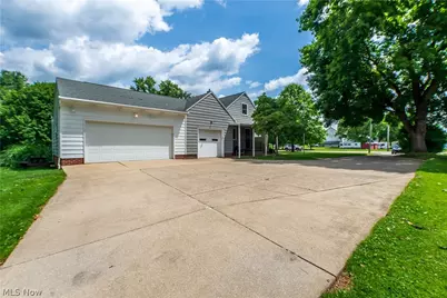 2748 Canton Road, Uniontown, OH 44685 - Photo 10