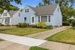 29783 Robert St, Wickliffe, OH 44092 - Photo 2