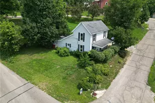 201 Center St, Coshocton, OH 43812 - Photo 2