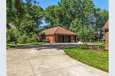 210 Summit Street SW, North Canton, OH 44720 - Photo 42
