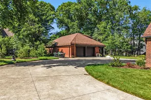 210 Summit St SW, North Canton, OH 44720 - Photo 42