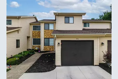 376 Deepwood Drive #376, Wadsworth, OH 44281 - Photo 2