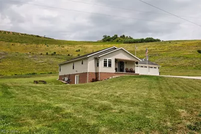 2343 Pleasant Hill Road NW, New Philadelphia, OH 44663 - Photo 2