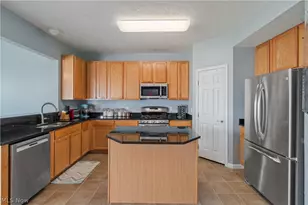 2489 Captens St NE, Canton, OH 44721 - Photo 10