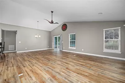3502 Astor Lane, Lorain, OH 44053 - Photo 4